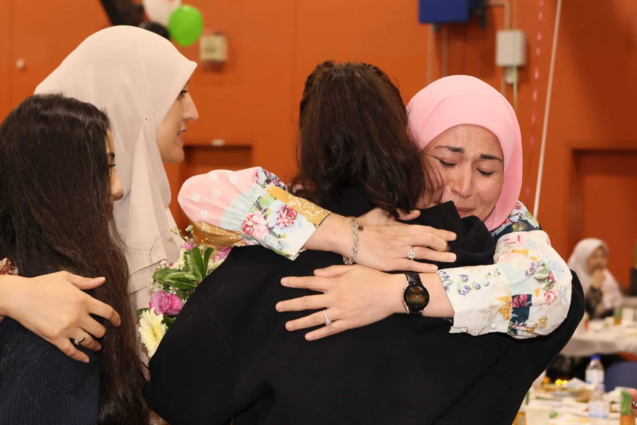 Helping Hands for New Refugees